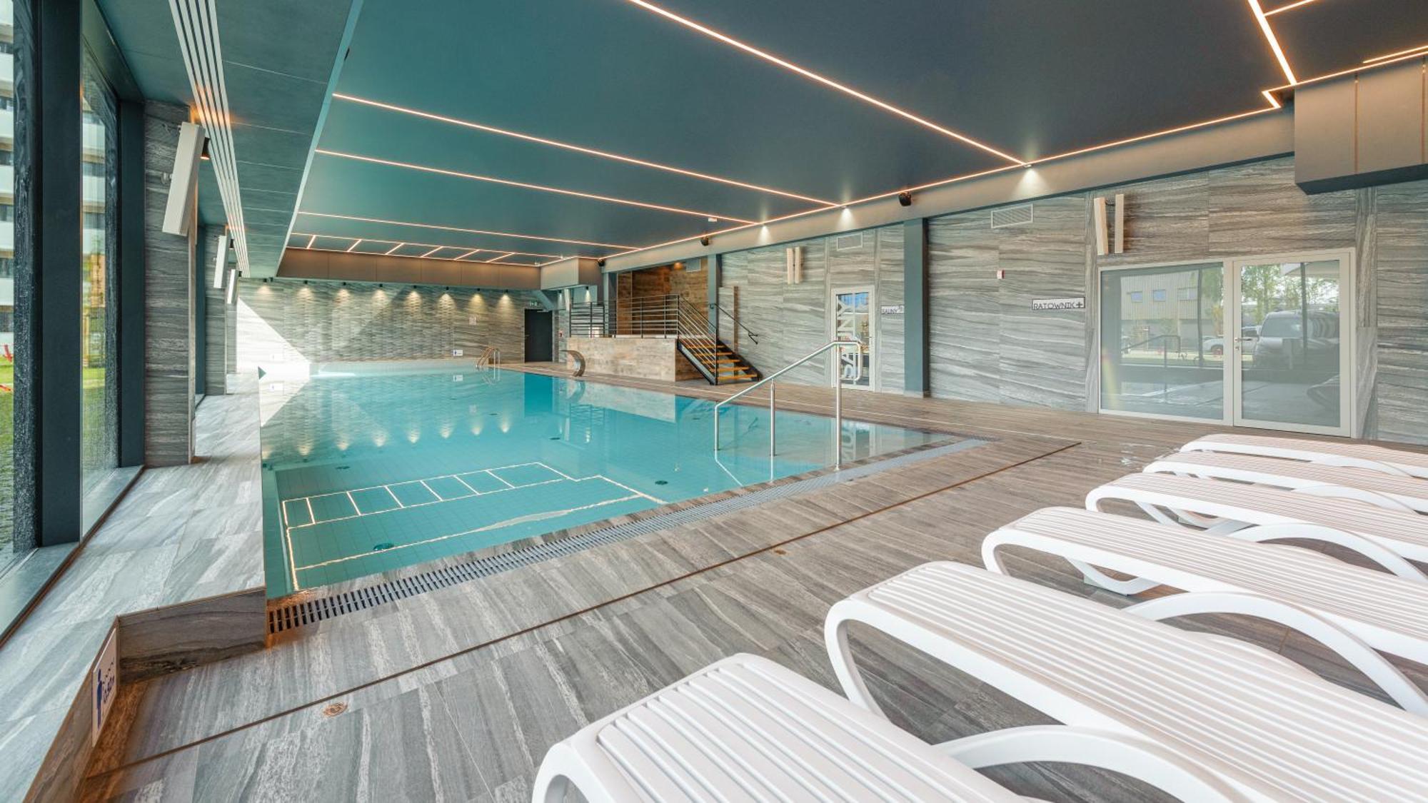 Blue Premium Pool Sauna Fitness Free Колобжег Экстерьер фото
